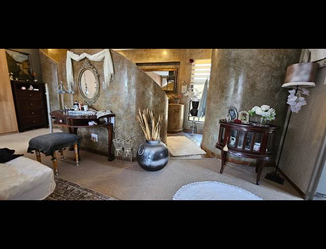 3 BEDROOM FREESTANDING FOR SALE IN CASHAN